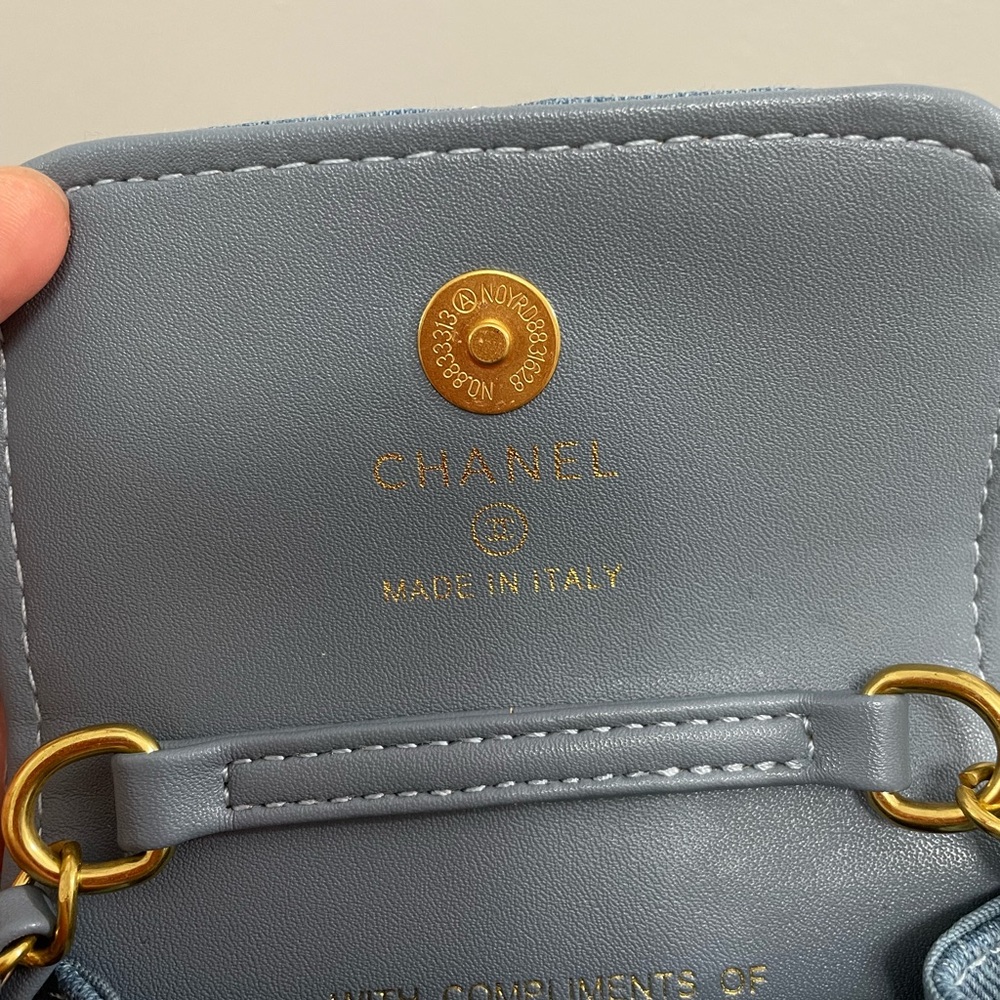 CC makeup line gift bag - Picture 7 of 9
